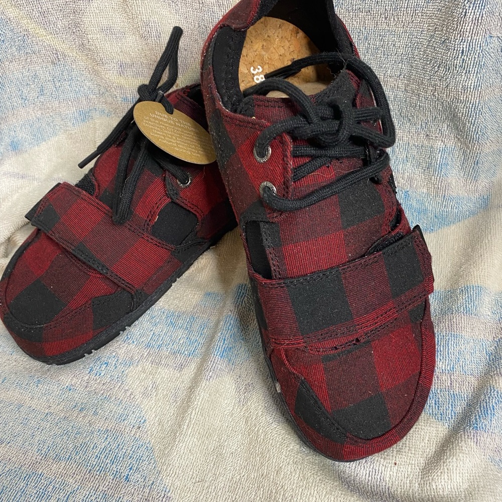 Otzshoes NWT size 38”womens canvas  shoes